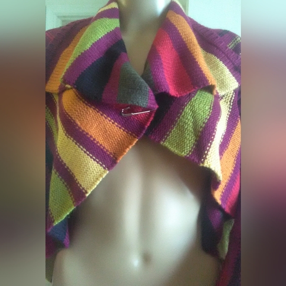 VINTAGE MULTI COLOR CROP TOP KNIT FLARE SLEEVES HUGE COLLAR W/ SILVER PIN M/LG - Picture 4 of 6